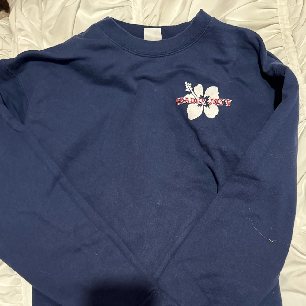 TRADER JOES CREW NECK